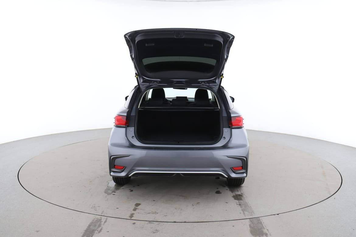 Vehicle Image 17