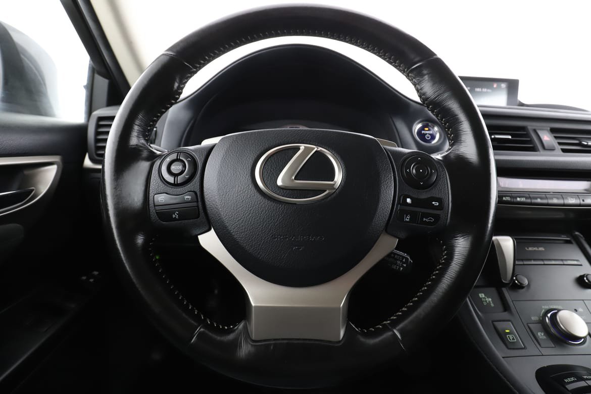 Vehicle Image 19
