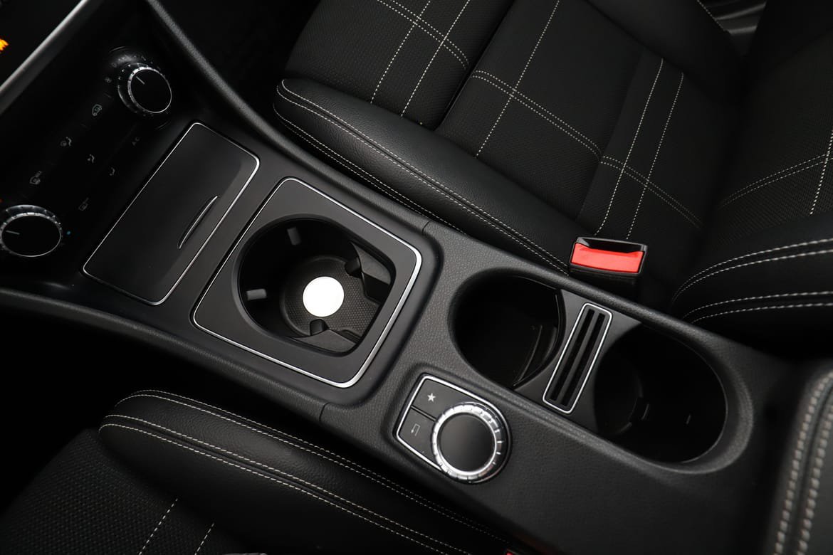 Vehicle Image 25
