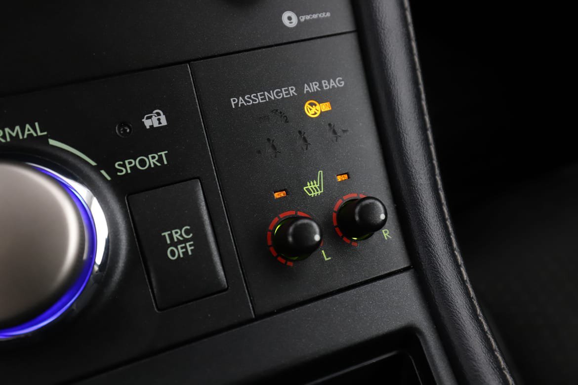 Vehicle Image 25