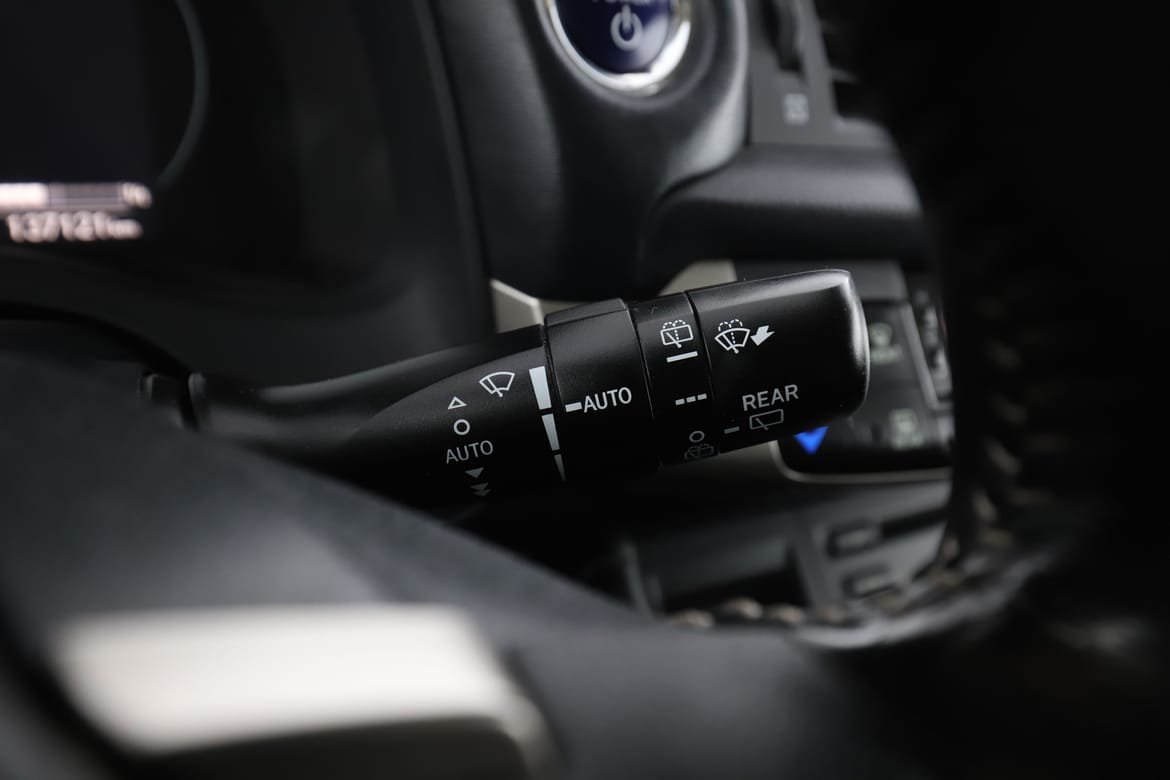 Vehicle Image 32
