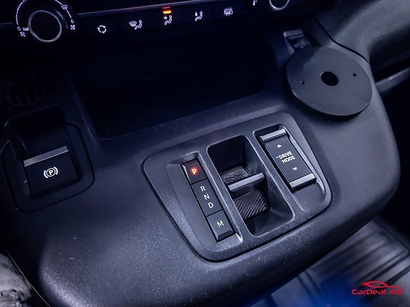Vehicle Image 28