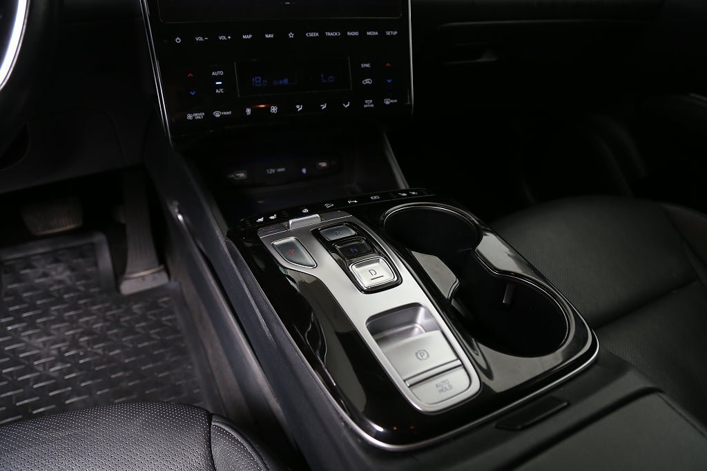 Vehicle Image 23