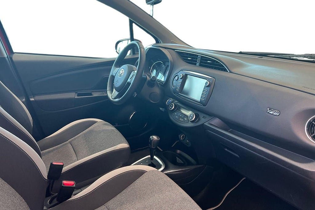 Vehicle Image 7