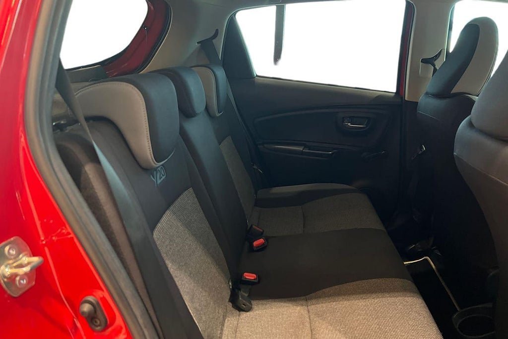 Vehicle Image 9