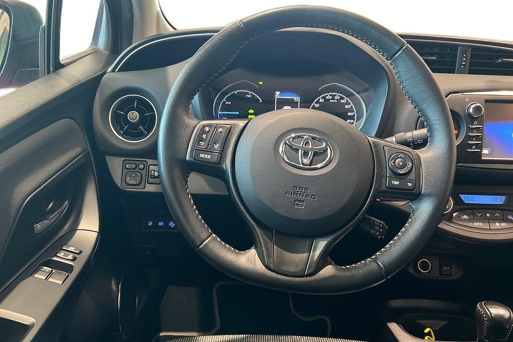 Vehicle Image 11