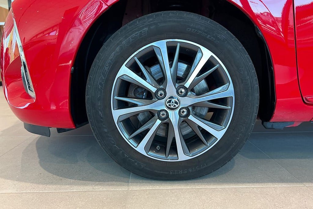 Vehicle Image 17