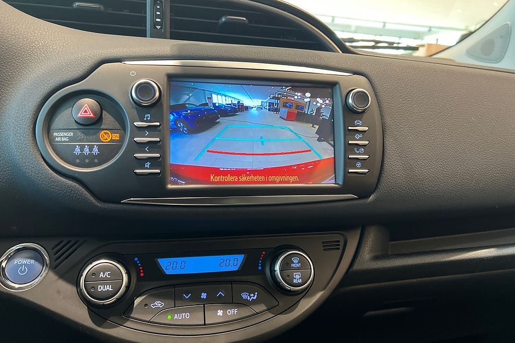 Vehicle Image 21