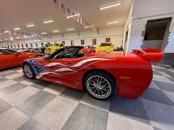 Vehicle Image 8