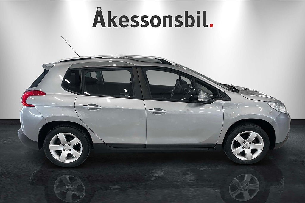 Vehicle Image 6