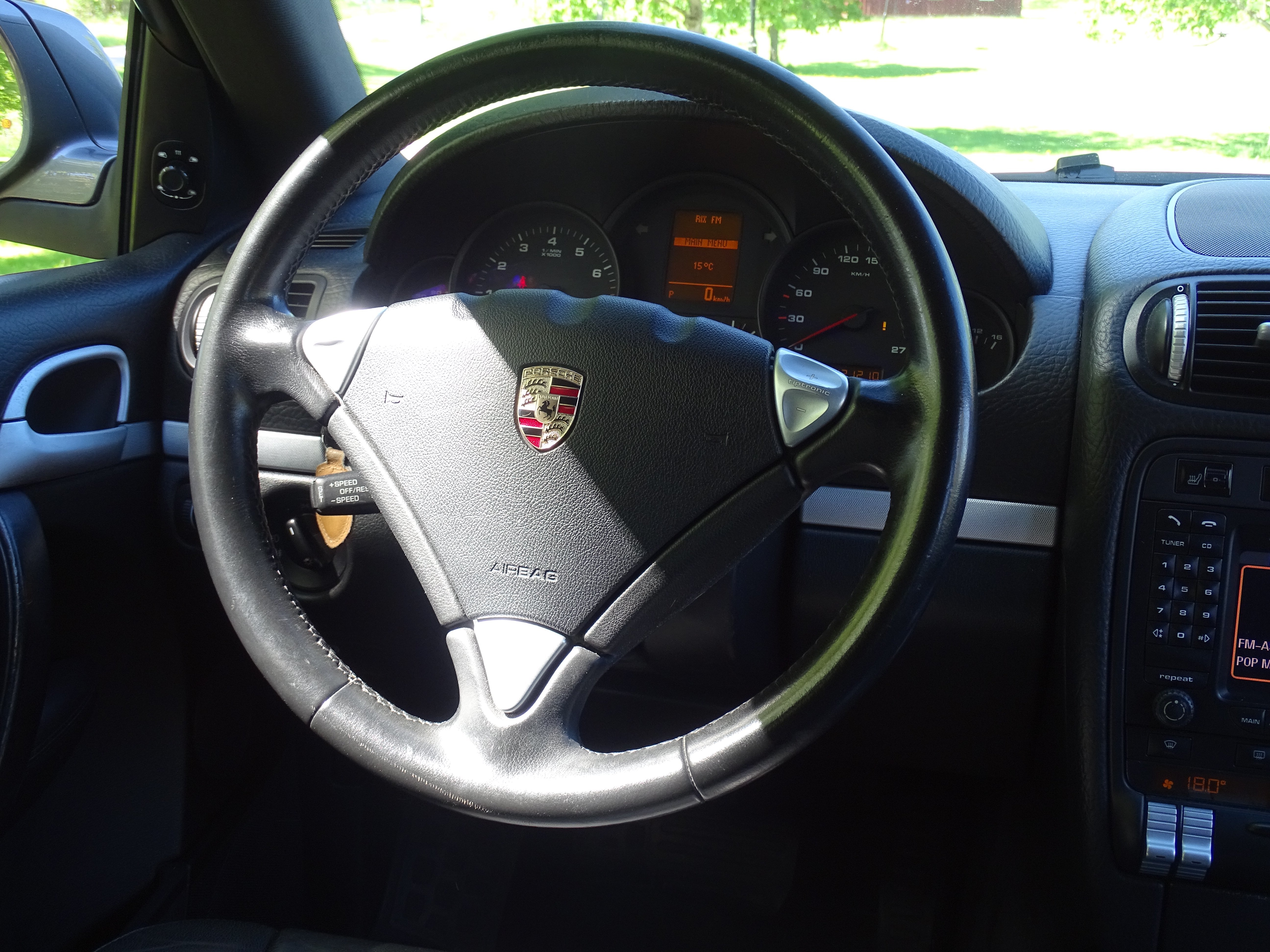 Vehicle Image 32