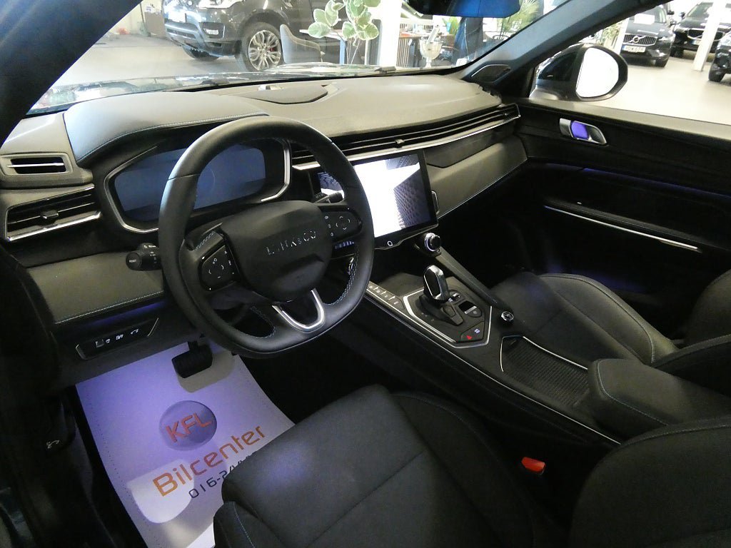 Vehicle Image 13