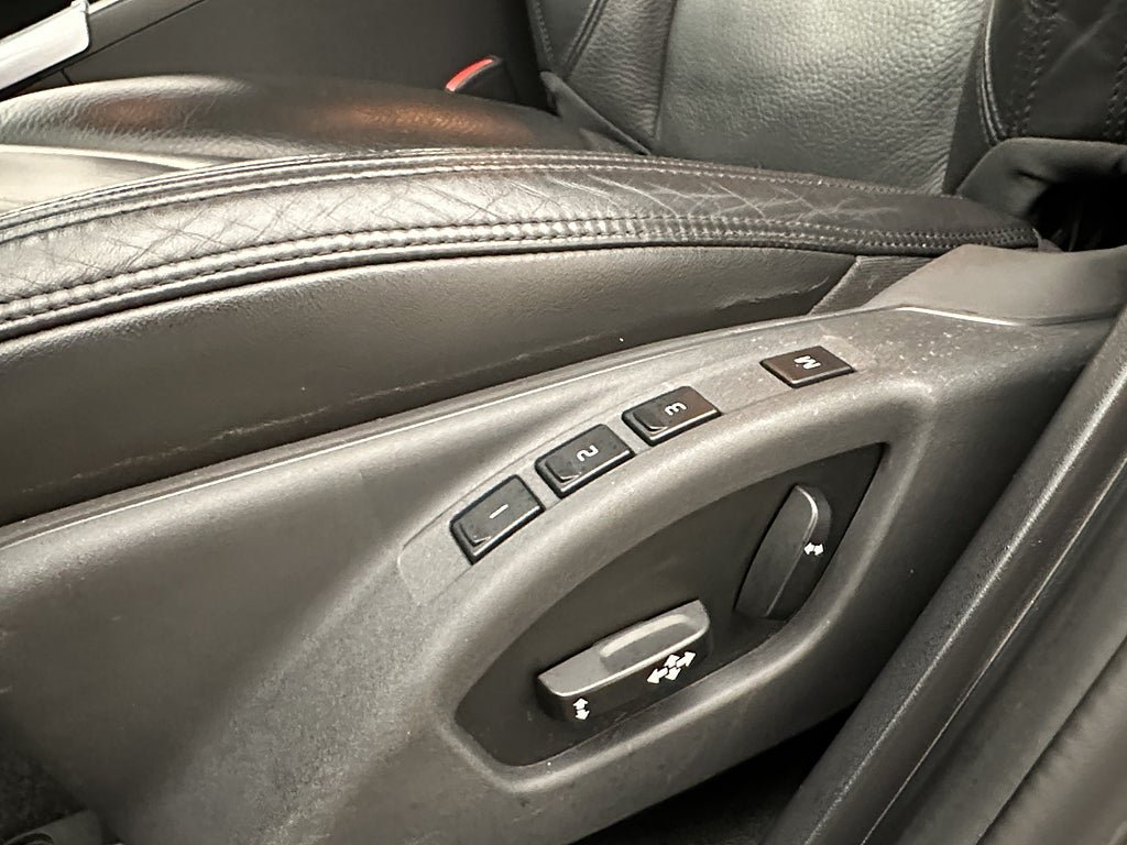Vehicle Image 25