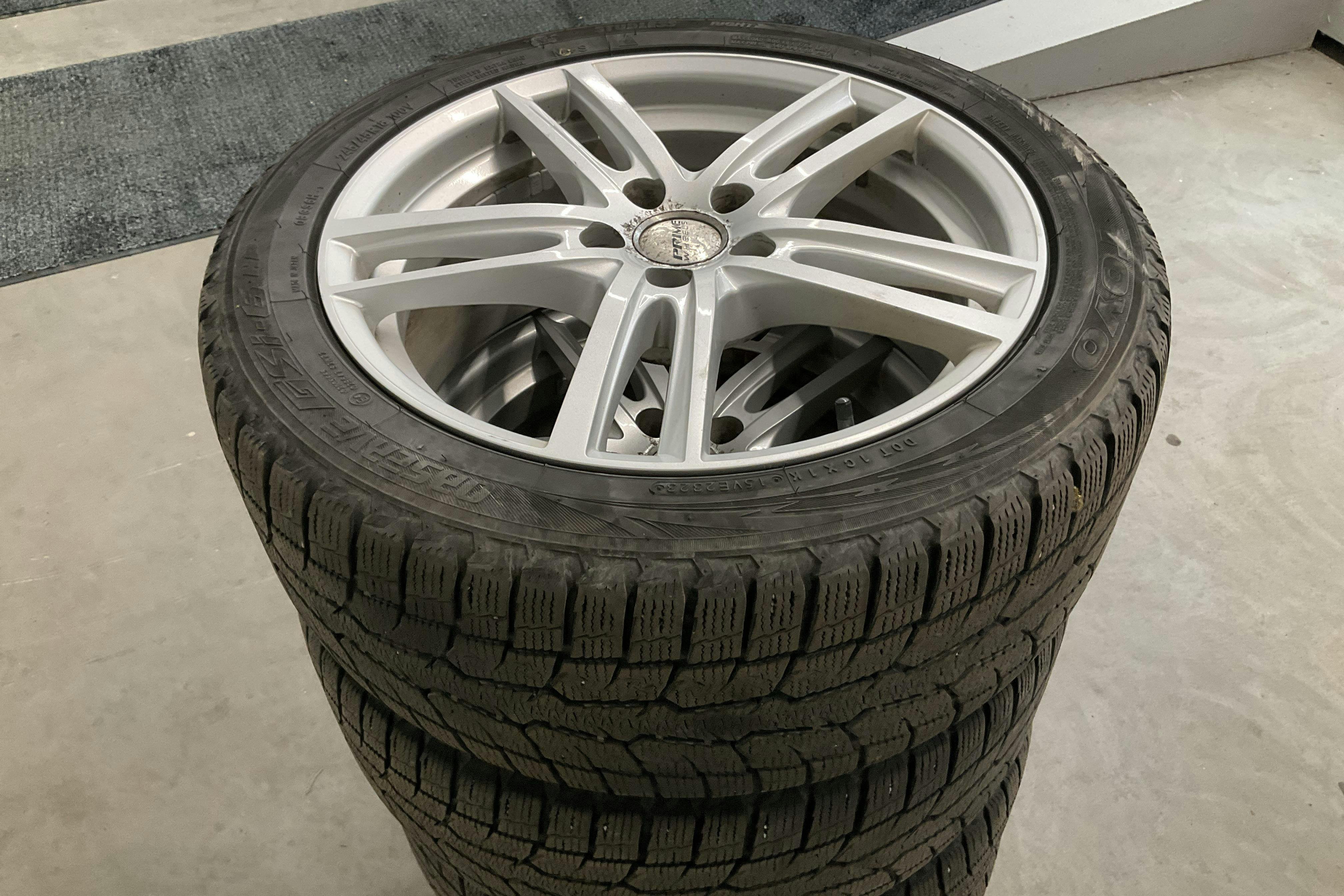 Vehicle Image 12