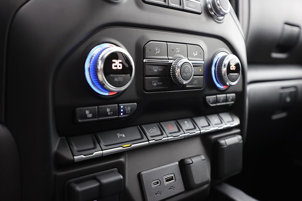 Vehicle Image 24