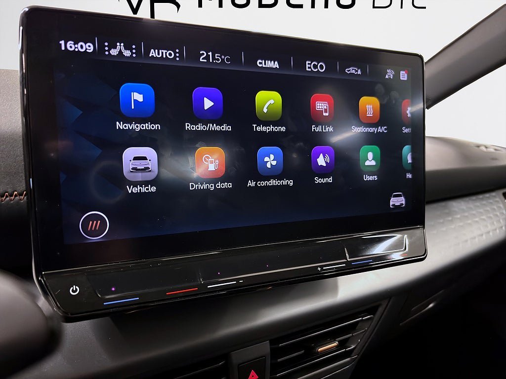 Vehicle Image 12