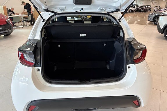 Vehicle Image 10