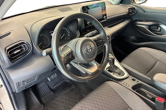 Vehicle Image 12