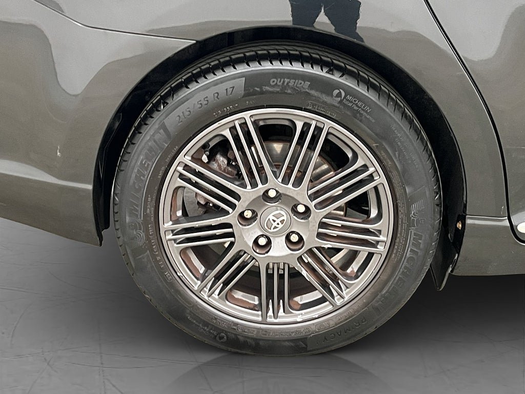 Vehicle Image 30