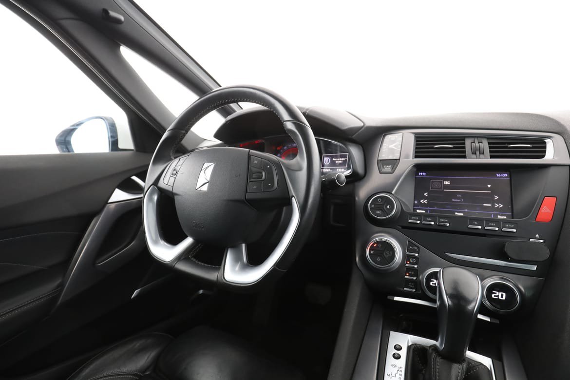 Vehicle Image 13