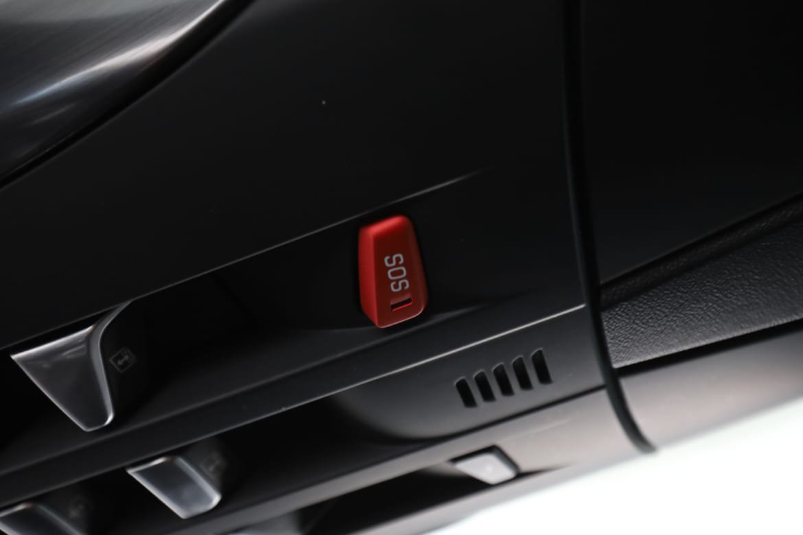 Vehicle Image 32