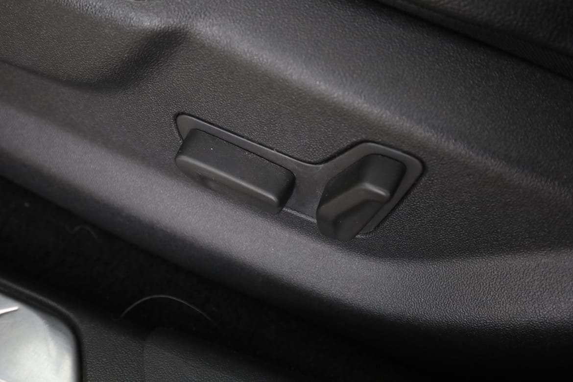 Vehicle Image 35