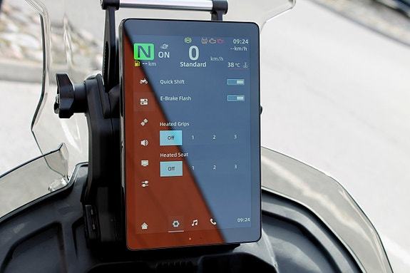 Vehicle Image 9