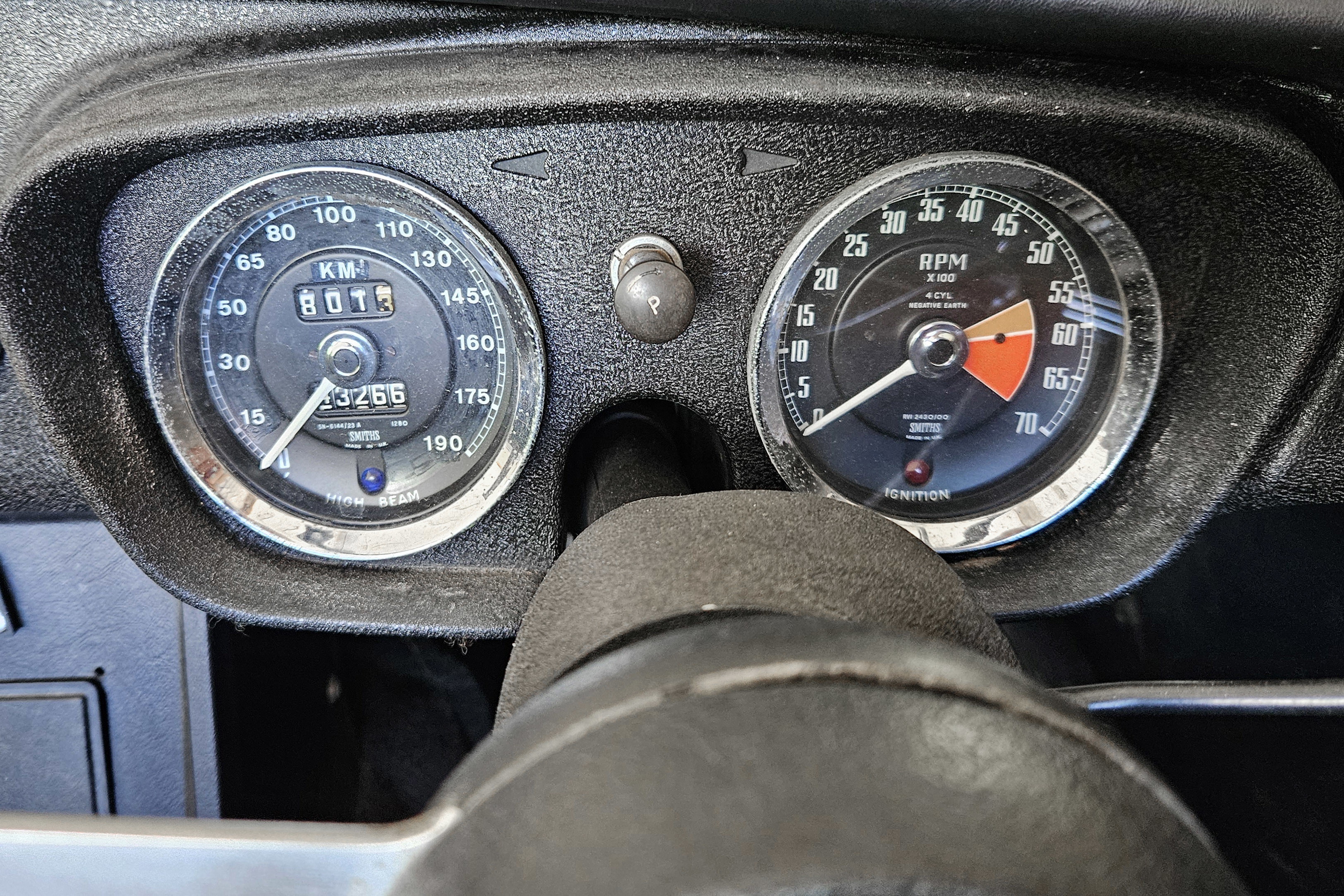 Vehicle Image 25