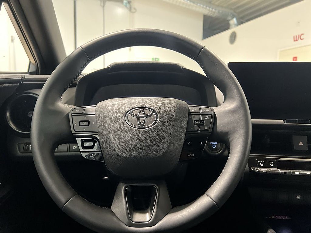 Vehicle Image 13
