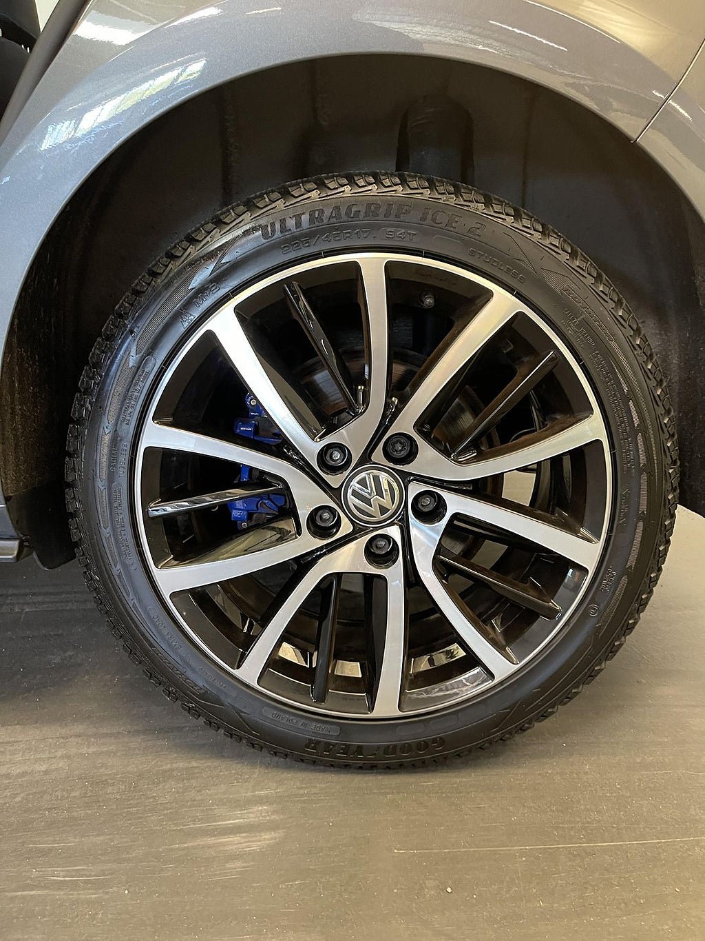 Vehicle Image 8