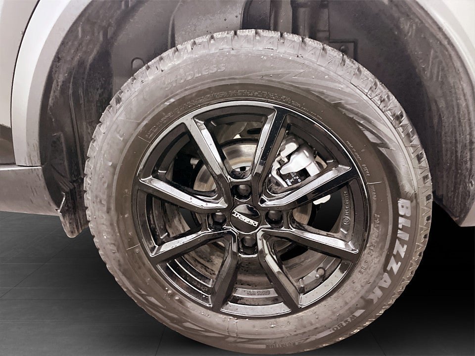 Vehicle Image 14