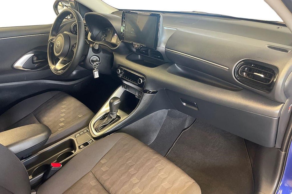 Vehicle Image 7