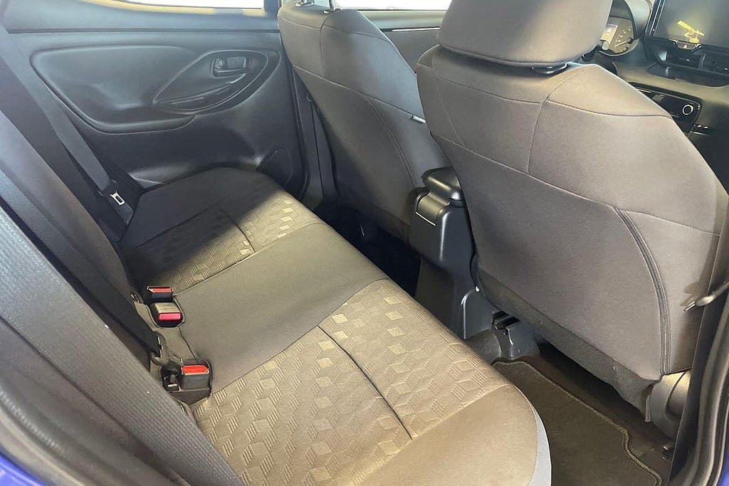 Vehicle Image 9