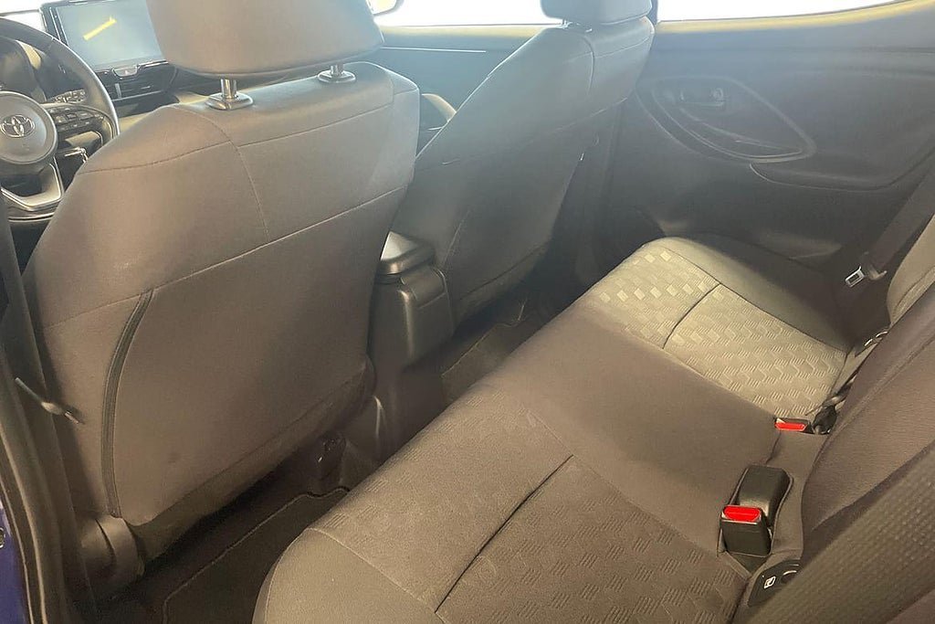 Vehicle Image 13