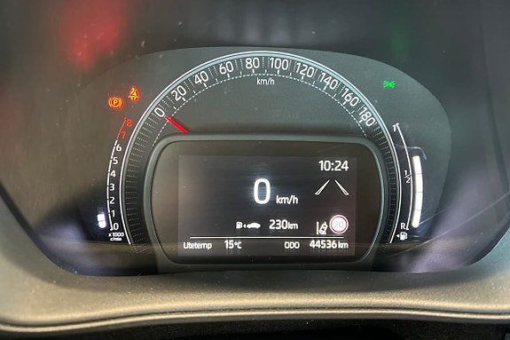 Vehicle Image 15