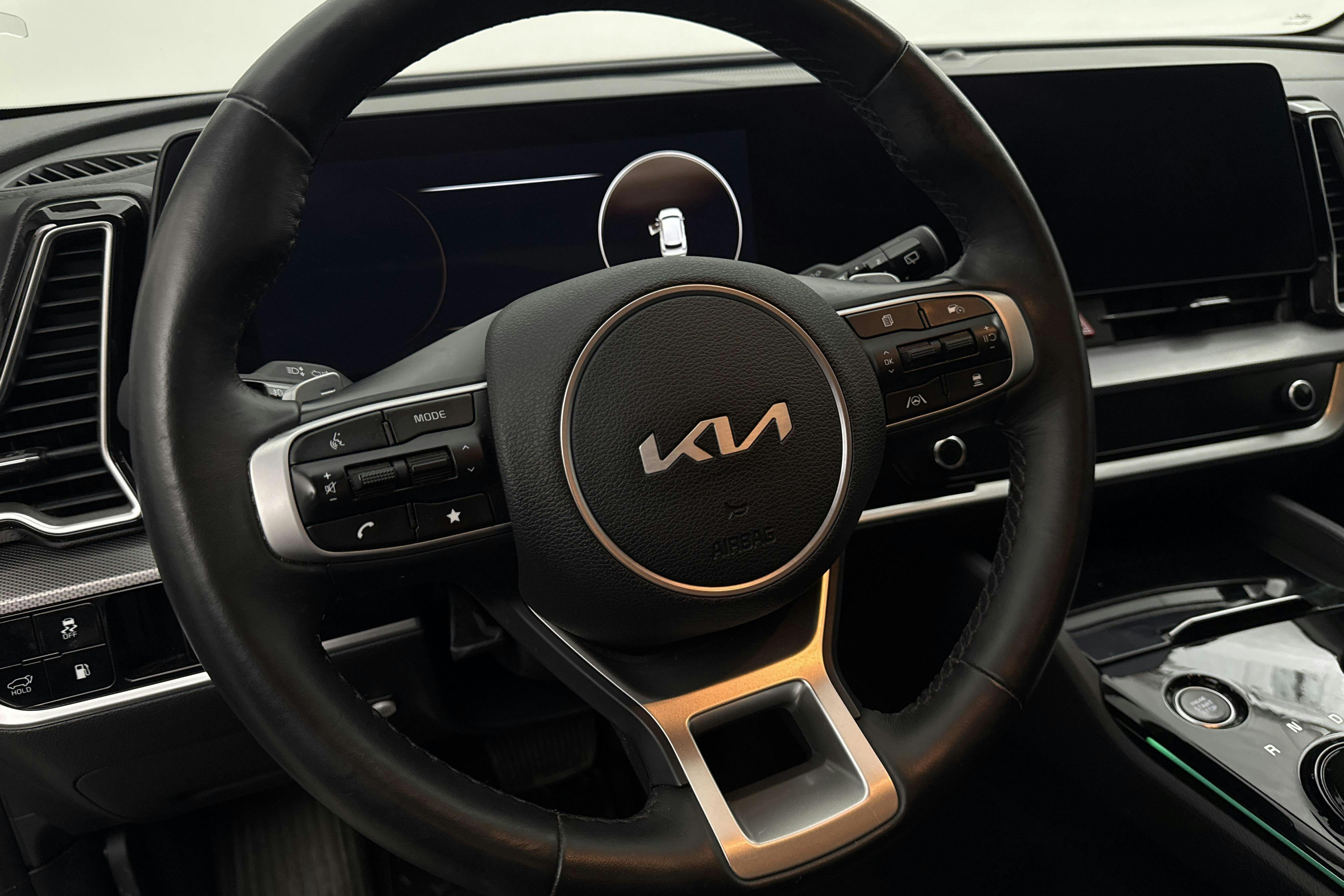 Vehicle Image 16