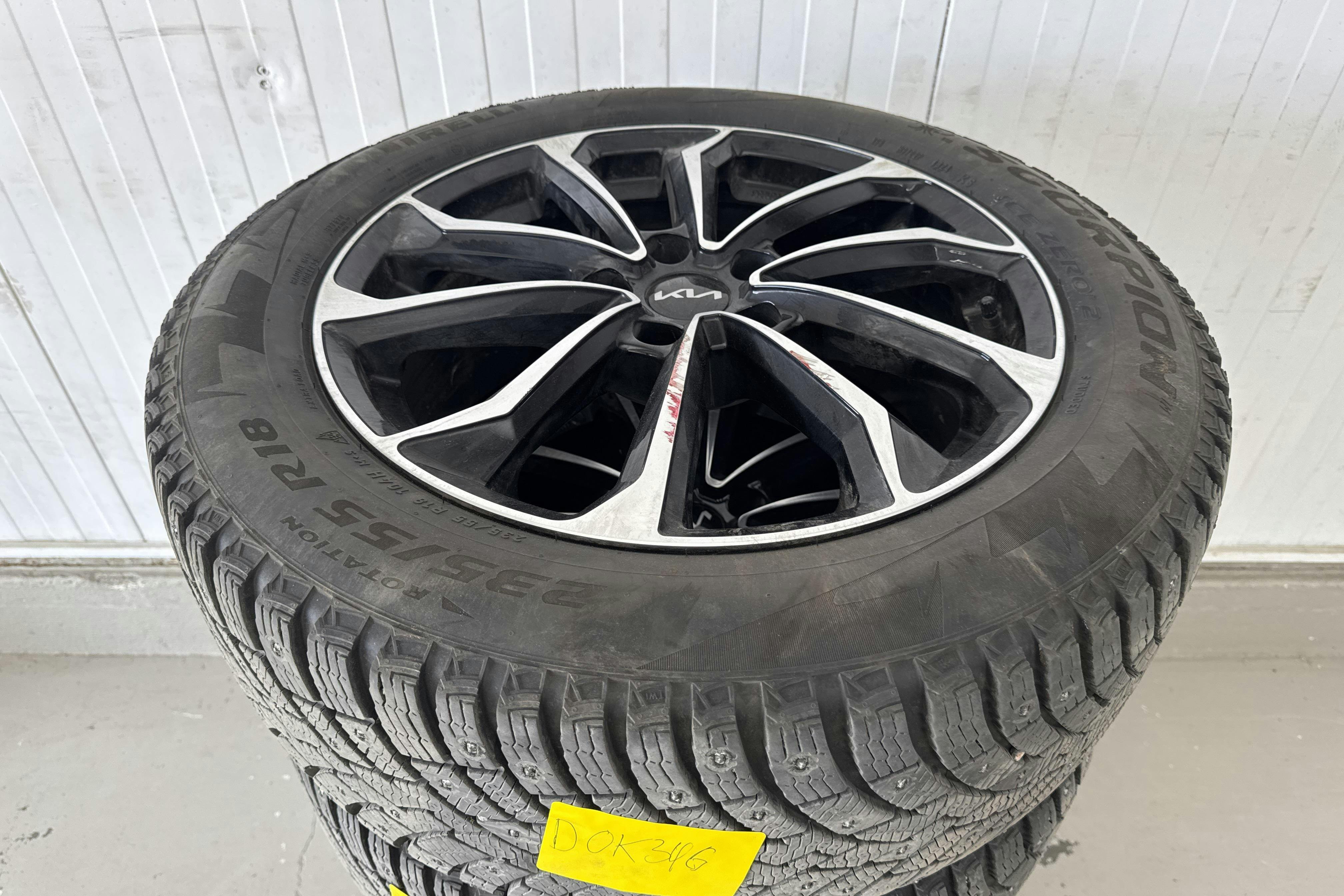 Vehicle Image 22