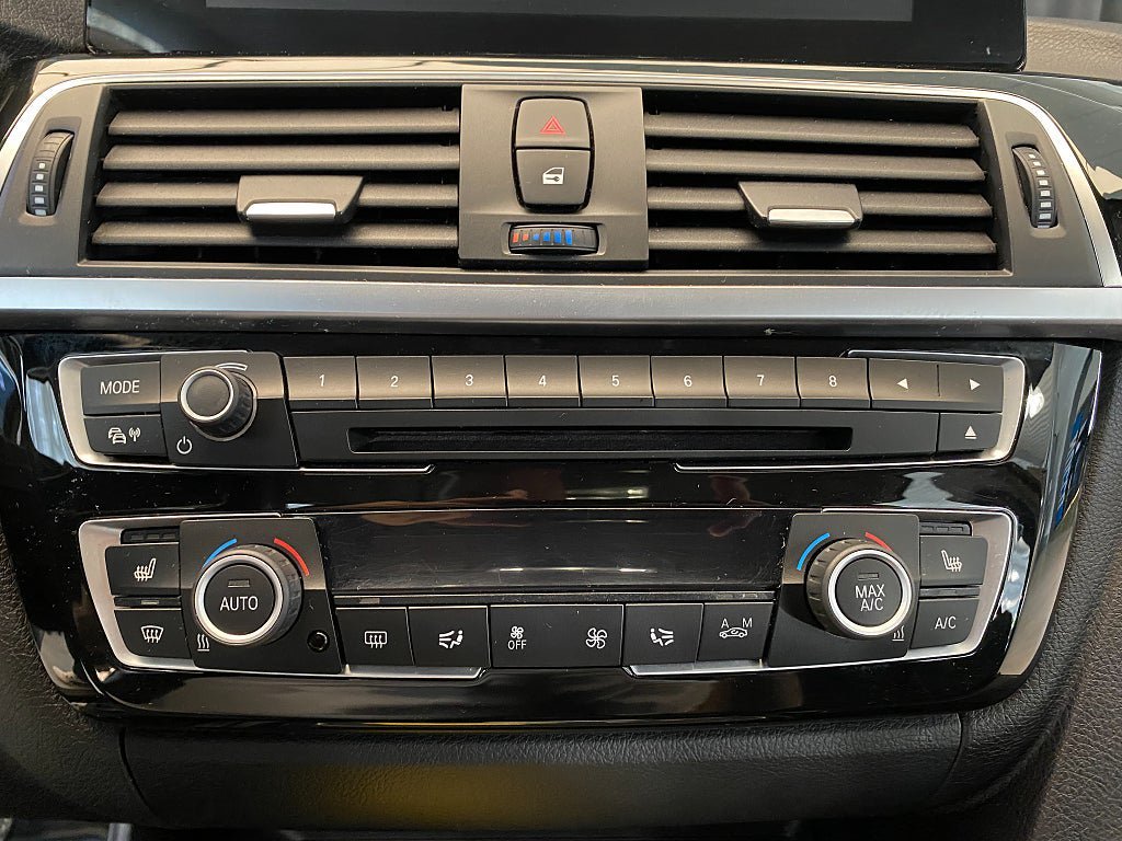 Vehicle Image 52