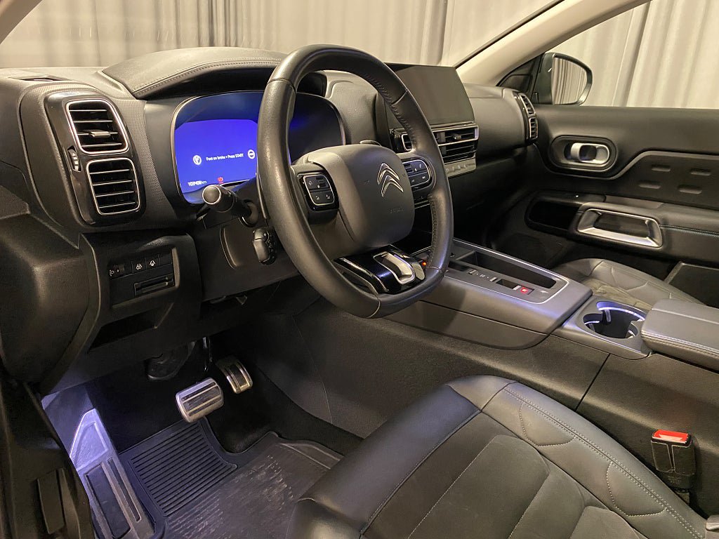 Vehicle Image 9