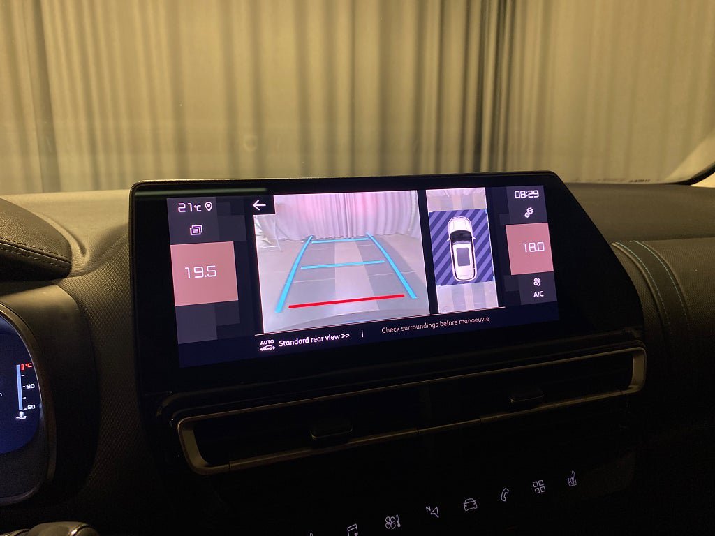 Vehicle Image 11