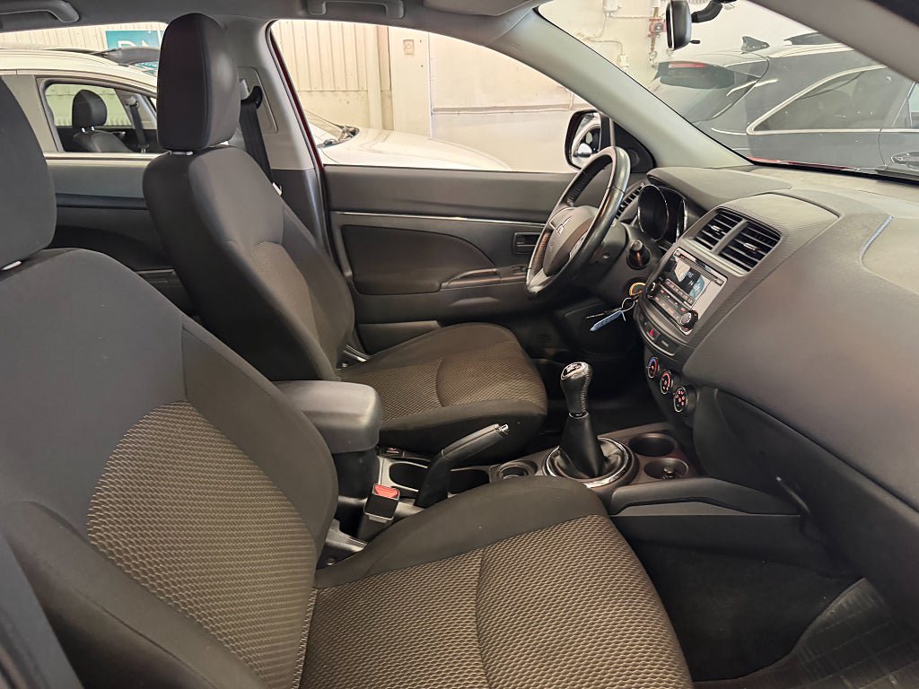 Vehicle Image 16