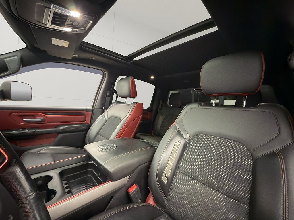 Vehicle Image 15