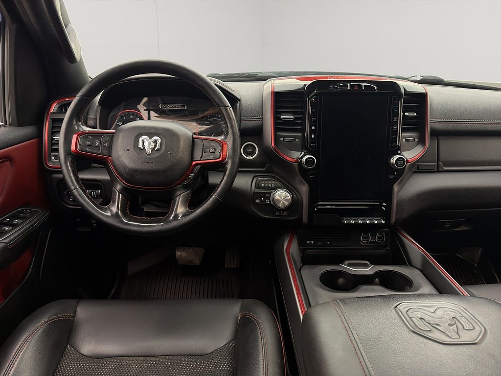 Vehicle Image 16