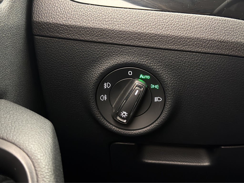 Vehicle Image 27