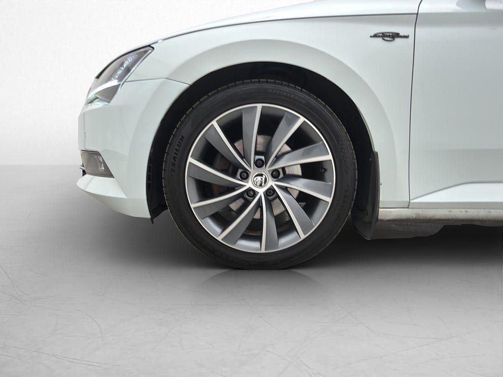 Vehicle Image 30