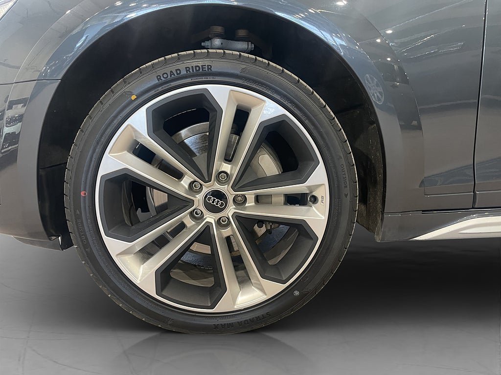 Vehicle Image 38