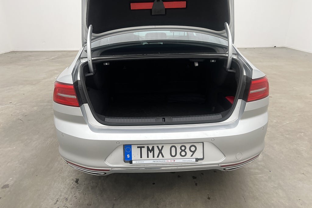 Vehicle Image 28