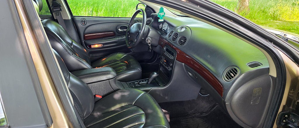 Vehicle Image 14