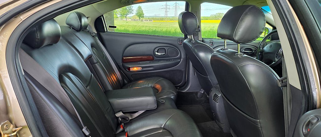 Vehicle Image 15