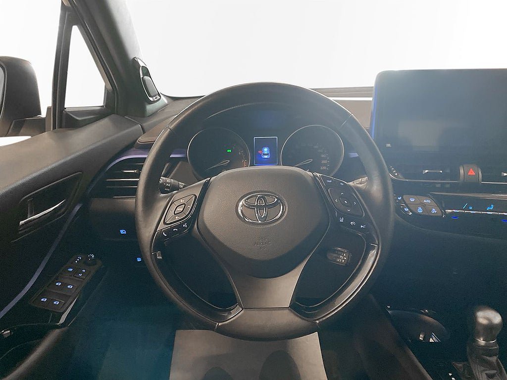 Vehicle Image 10